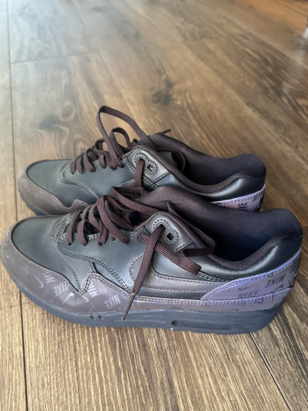 Nike Women’s Air Max 1 Lux Logo Size 9 Oil Grey